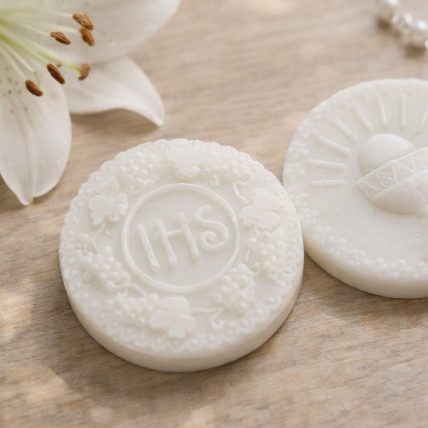 Personalised First Holy Communion Soap Favour - IHS Soap Gift for Guests (Organza Bag, Custom Name Tag)